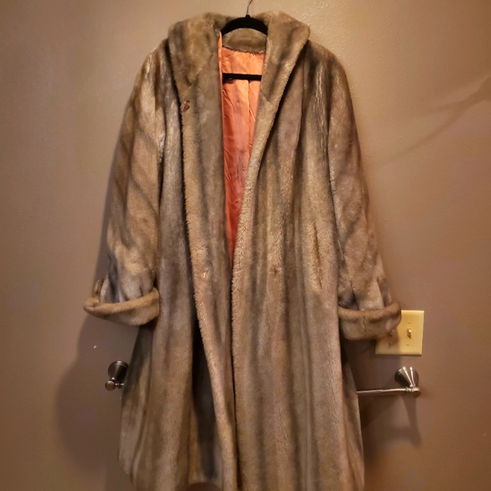 Vintage glenoit glenara fur coat